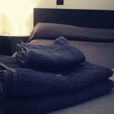 Lungo Il Po Bed & Breakfast Turin